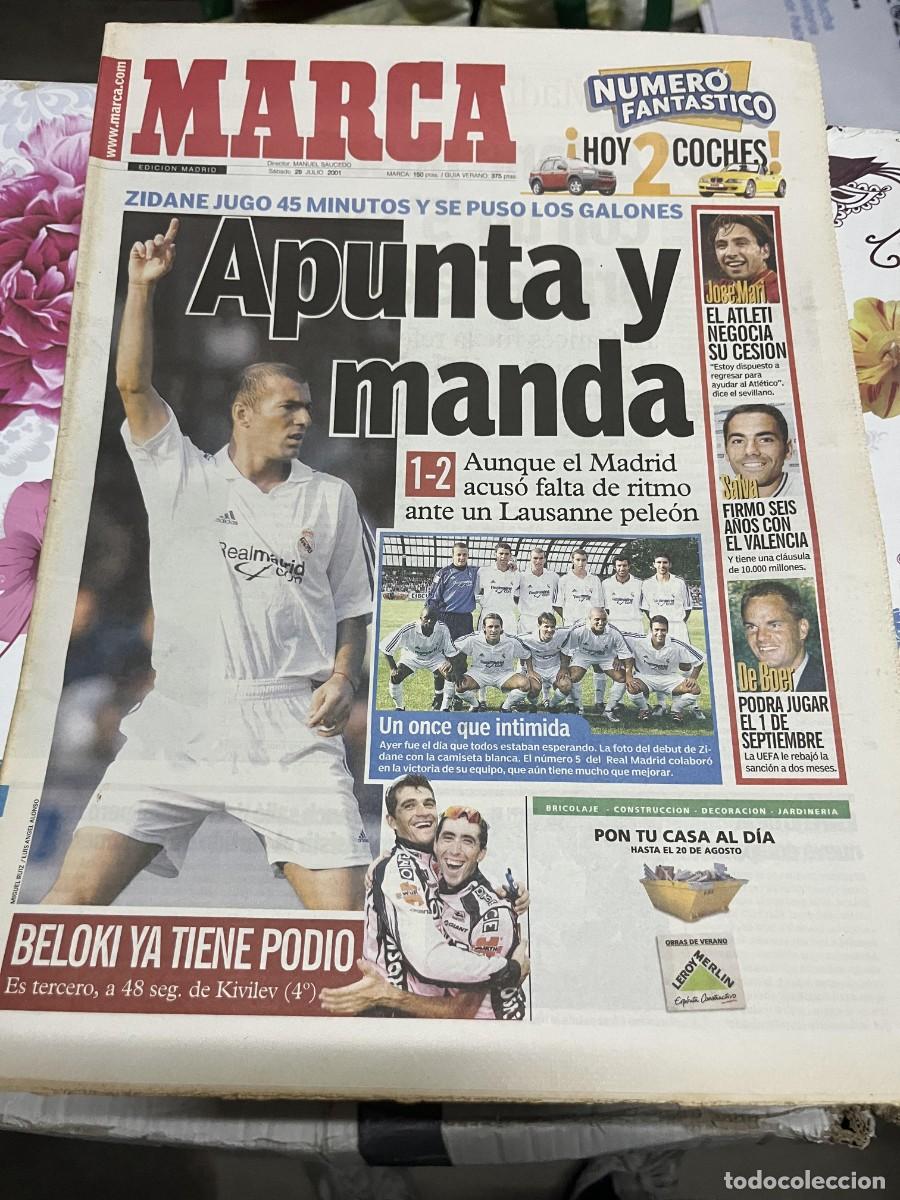 Coleccionismo deportivo: MARCA (28-7-2001) ZINEDINE ZIDANE AMISTOSO LAUSANNE 1-2 REAL MADRID BELOKI DE BOER SALVA BALLESTA