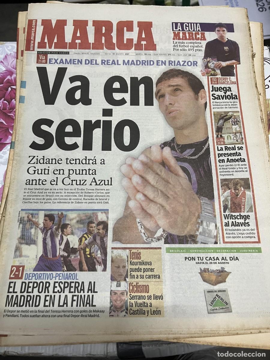 Coleccionismo deportivo: MARCA (10-8-2001) HELGUERA ZIDANE HOY TROFEO TERESA HERRERA DERBY COUNTY BARCELONA