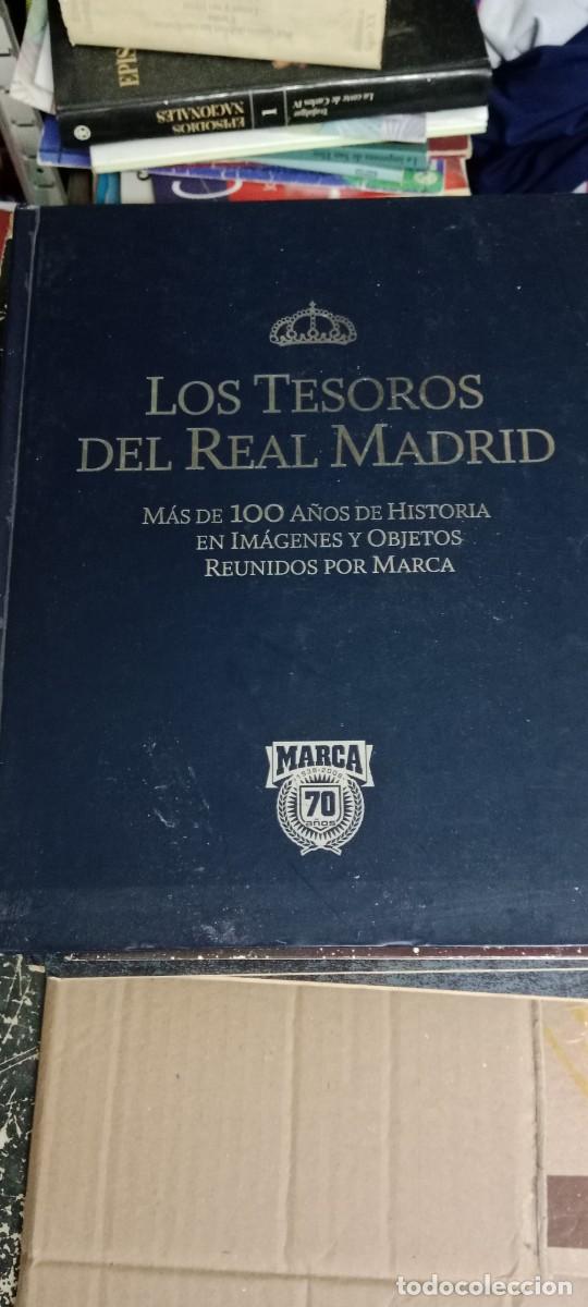Coleccionismo deportivo: LOS TESOROS DEL REAL MADRID SIN CROMOS LIBRO B-WO