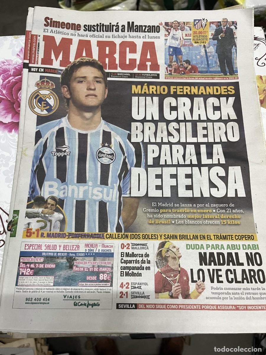 Coleccionismo deportivo: MARCA (21-12-2011) MARIO FERNANDES POSIBLE FICHAJE REAL MADRID SIMEONE REAL MADRID 5-1 PONFERRADINA