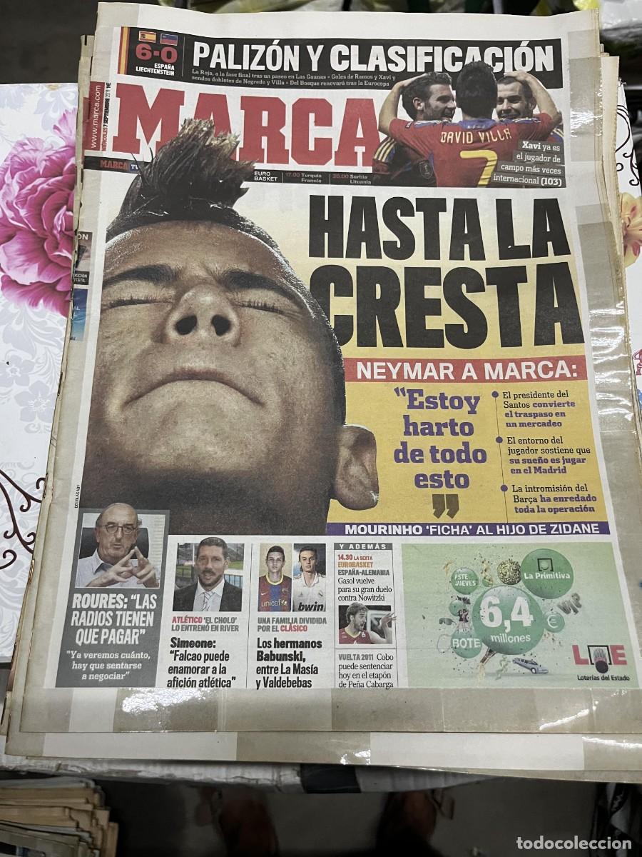 Coleccionismo deportivo: MARCA (7-9-2011) ESPA&Ntilde;A 6-0 LIECHTENSTEIN NEYMAR ROURES SIMEONE FALCAO BABUNSKL
