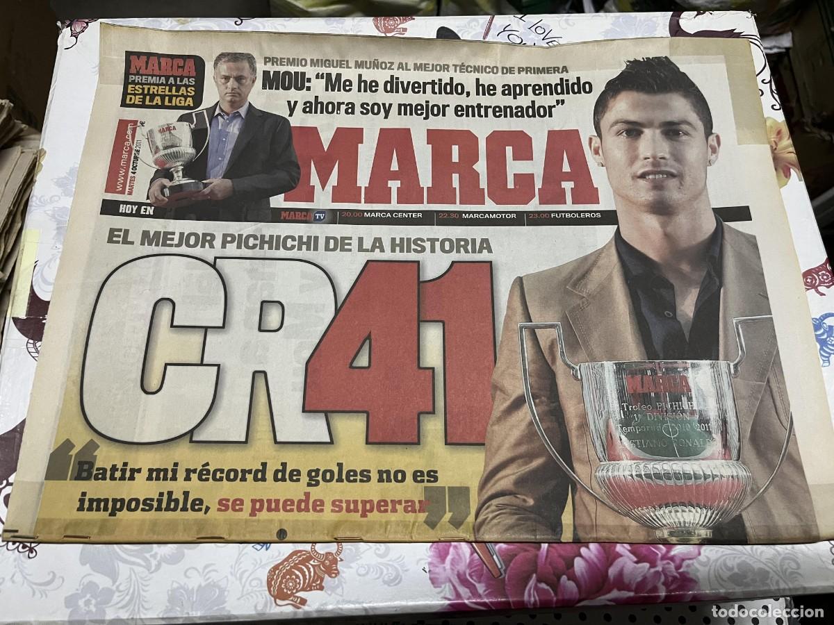 Coleccionismo deportivo: MARCA (4-10-2011) PICHICHI CR7 RECORD GOLES CRISTIANO RONALDO MOURINHO ENTRENADOR REAL MADRID
