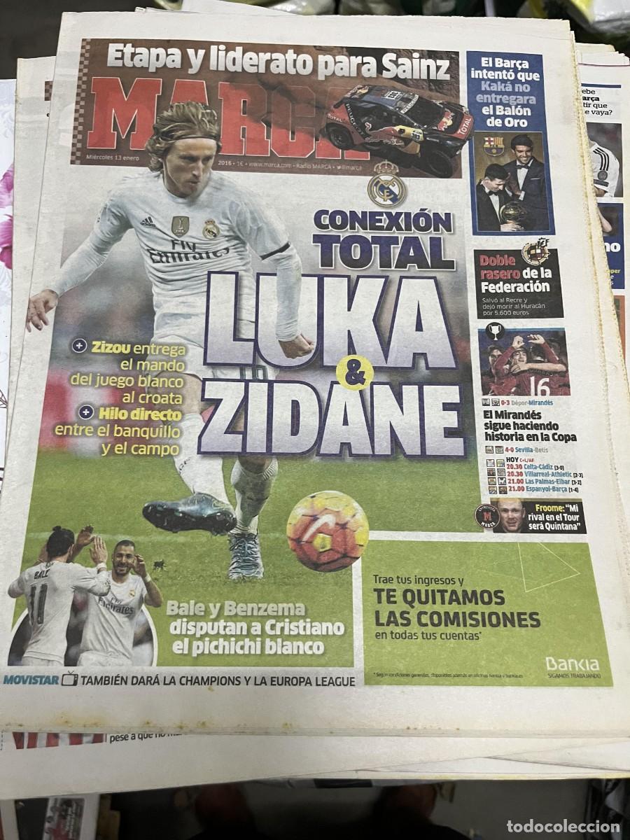 Coleccionismo deportivo: MARCA (13-1-2016) BALON DE ORO LIONEL MESSI ZIDANE REAL MADRID MODRIC LIDER CARLOS SAINZ