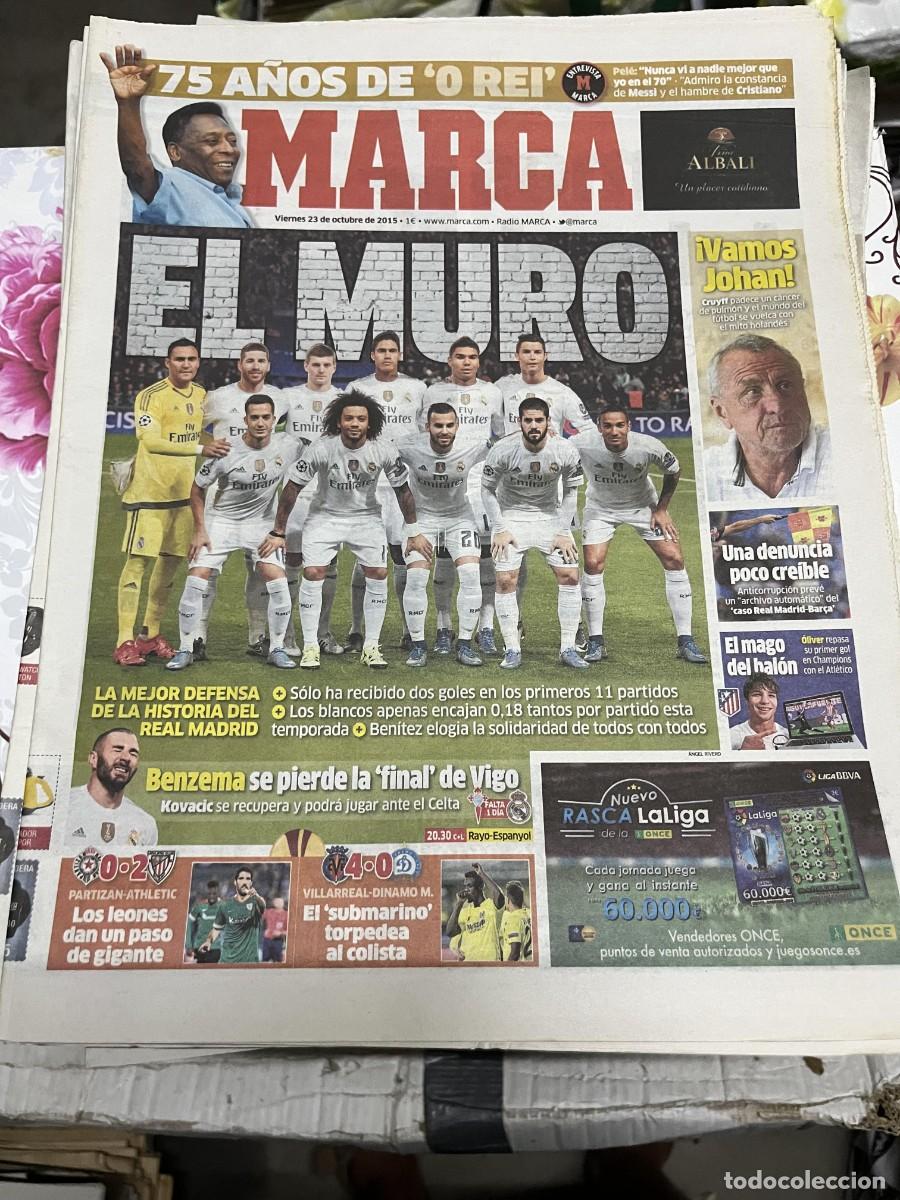 Coleccionismo deportivo: MARCA (23-10-2015) PELE JOHAN CRUYFF BENZEMA VILLARREAL 4-0 DINAMO MINSK PARTIZAN 0-2 ATHLETIC