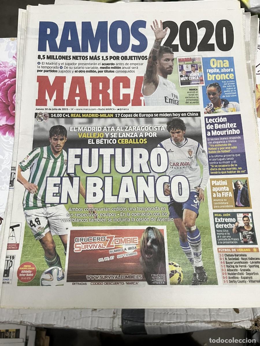 Coleccionismo deportivo: MARCA (30-7-2015) SERGIO RAMOS RENOVADO REAL MADRID MILAN VALLEJO CEBALLOS ONA CARBONELL MEDALLA