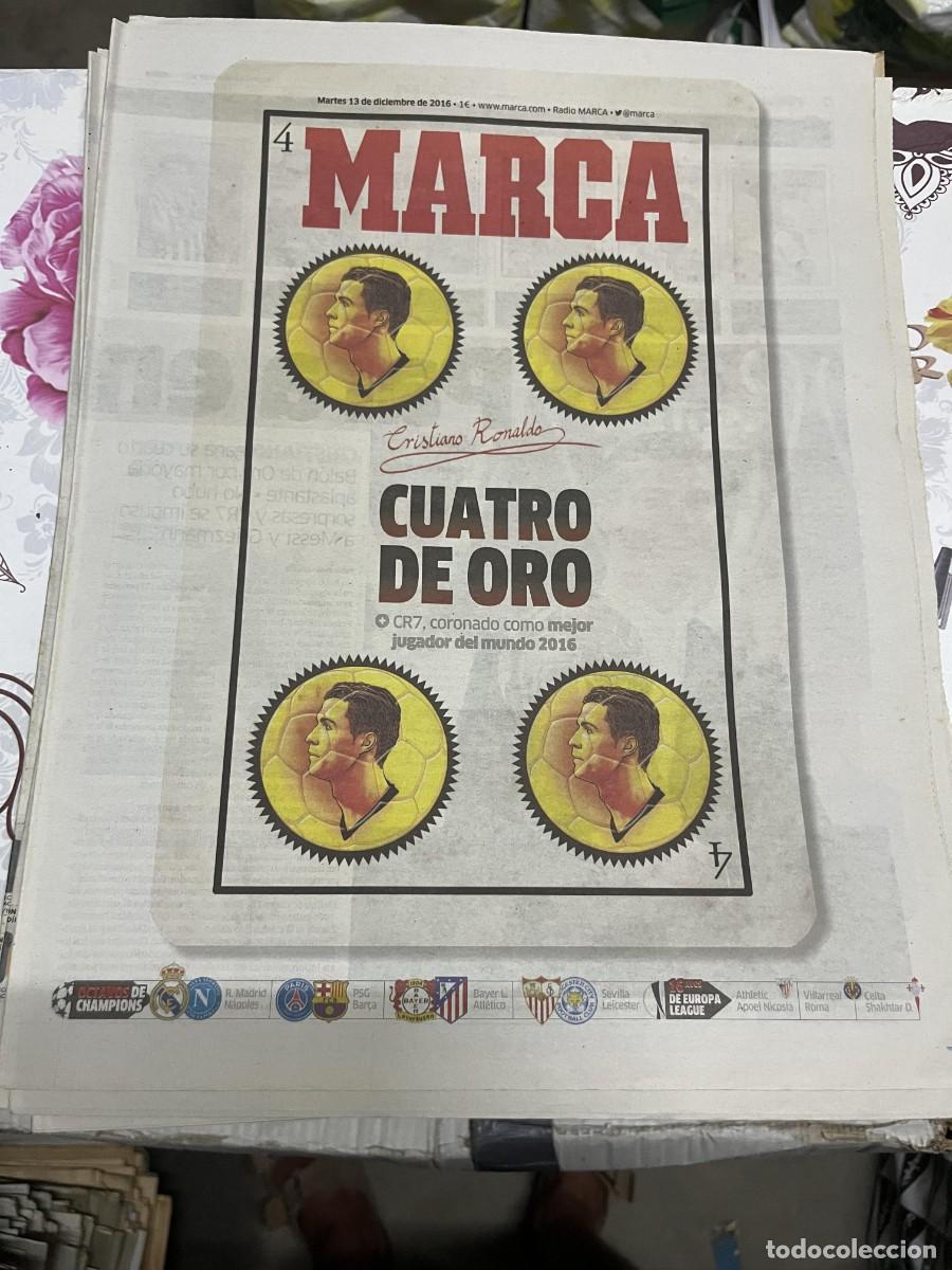 Coleccionismo deportivo: MARCA (13-12-2016) CAMPEON CRISTIANO RONALDO TROFEO BALON DE ORO REAL MADRID