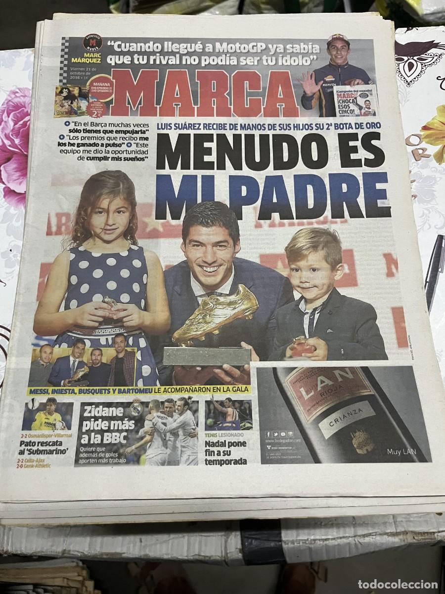 Coleccionismo deportivo: MARCA (21-10-2016) PREMIO BOTA DE ORO LUIS SUAREZ BARCELONA MOTO GP MARC MARQUEZ