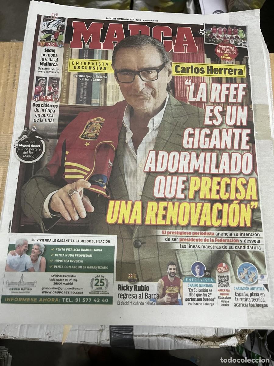 Coleccionismo deportivo: MARCA (7-2-2024) ENTREVISTA EXCLUSIVA CARLOS HERRERA RFEF POSTER ARSENAL CHAMPIONS 2023 2024