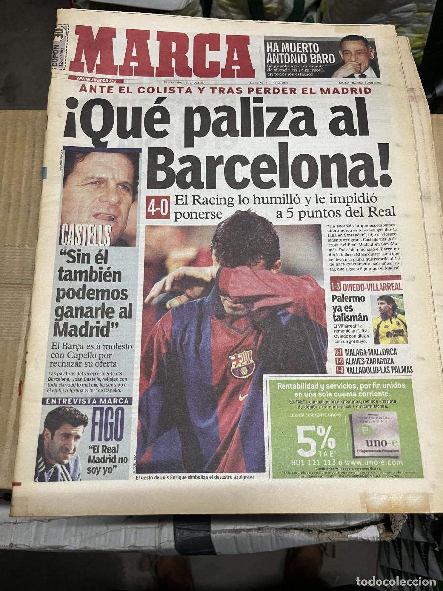 Coleccionismo deportivo: MARCA(12-2-2001)MAGICO GONZALEZ RACING SANTANDER 4-0 BARCELONA JORNADA LIGA CASTELLS ENTREVISTA FIGO