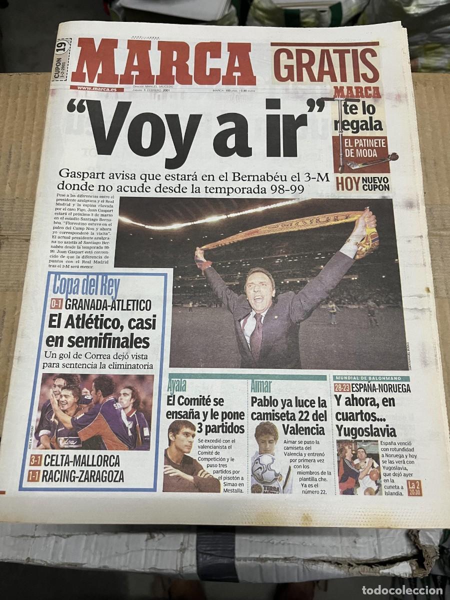Coleccionismo deportivo: MARCA (1-2-2001) GASPART BARCELONA COPA GRANADA 0-1 ATLETICO CELTA 3-1 MALLORCA DIEGO MARADONA