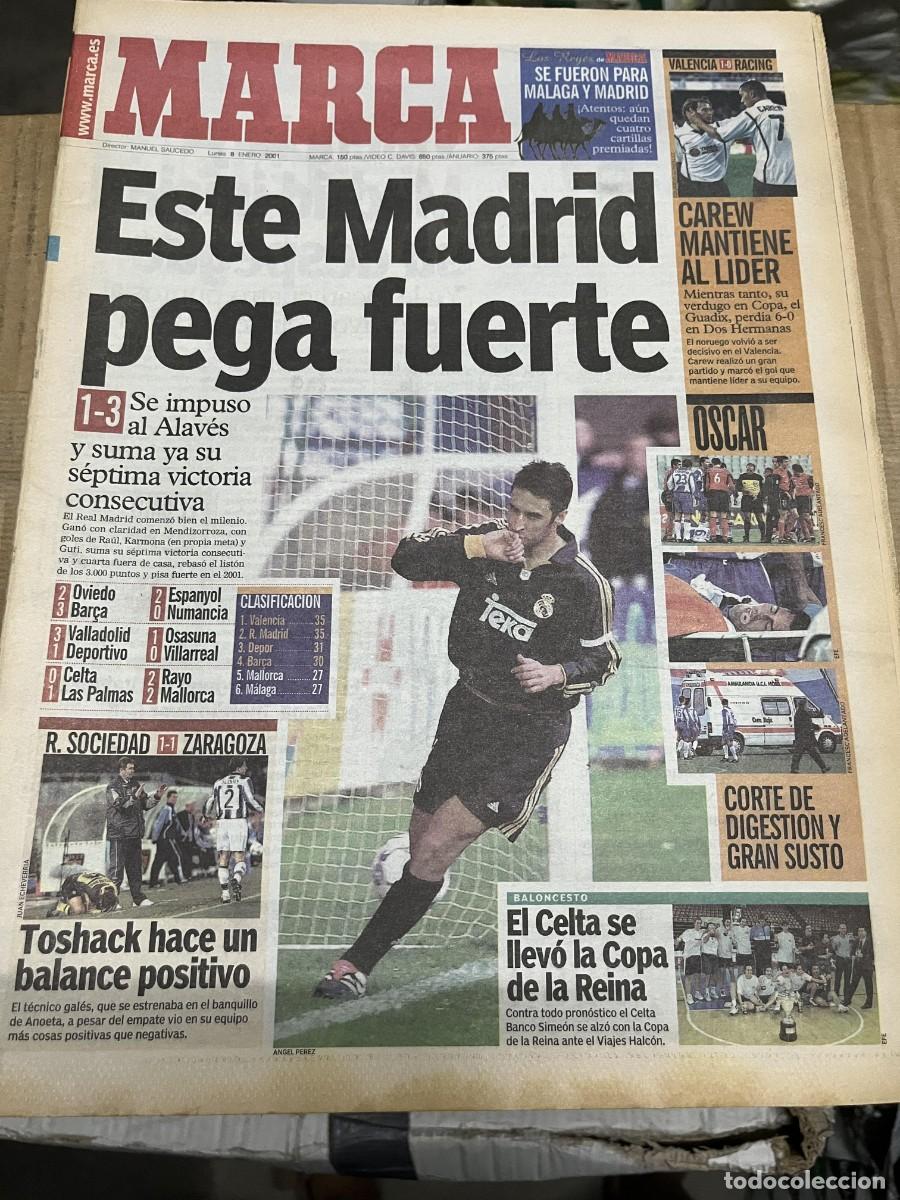 Coleccionismo deportivo: MARCA (8-1-2001) ALAVES 1-3 REAL MADRID RAUL GONZALEZ CAREW LIDER VALENCIA 0-1 RACING