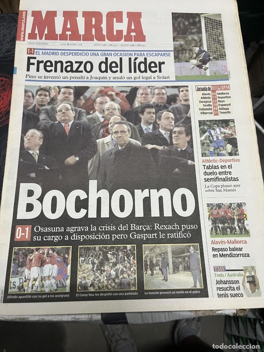 Coleccionismo deportivo: MARCA (28-1-2002) REAL MADRID 1-1 BETIS JORNADA LIGA ATHLETIC BILBAO DEPORTIVO BARCELONA 0-1 OSASUNA