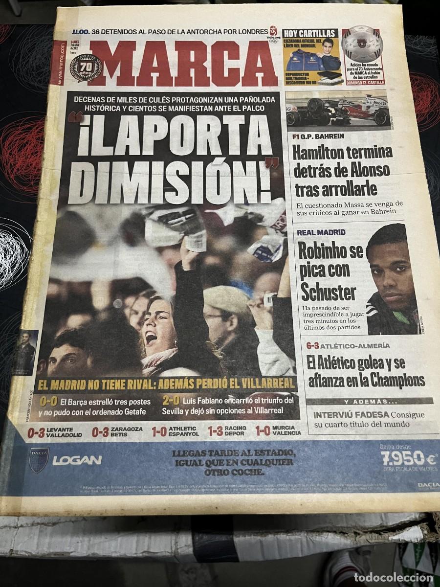 Coleccionismo deportivo: MARCA (7-4-2008) ATLETIO MADRID 6-3 ALMERIA GP BAHREIN ALONSO HAMILTON ROBINHO LAPORTA DIMISION