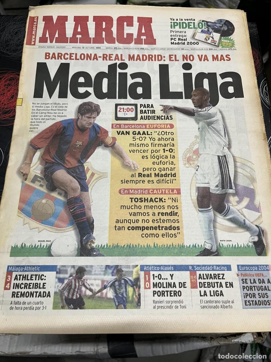 Coleccionismo deportivo: MARCA (13-10-1999) EL CLASICO BARCELONA REAL MADRID ANELKA FIGO ATLETICO 1-0 ALAVES JORNADA LIGA