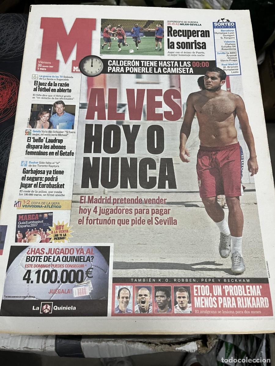 Coleccionismo deportivo: MARCA (31-8-2007) HOY FINAL SUPERCOPA EUROPA MILAN SEVILLA DANI ALVES ETOO VUELTA A ESPA&Ntilde;A CICLISMO