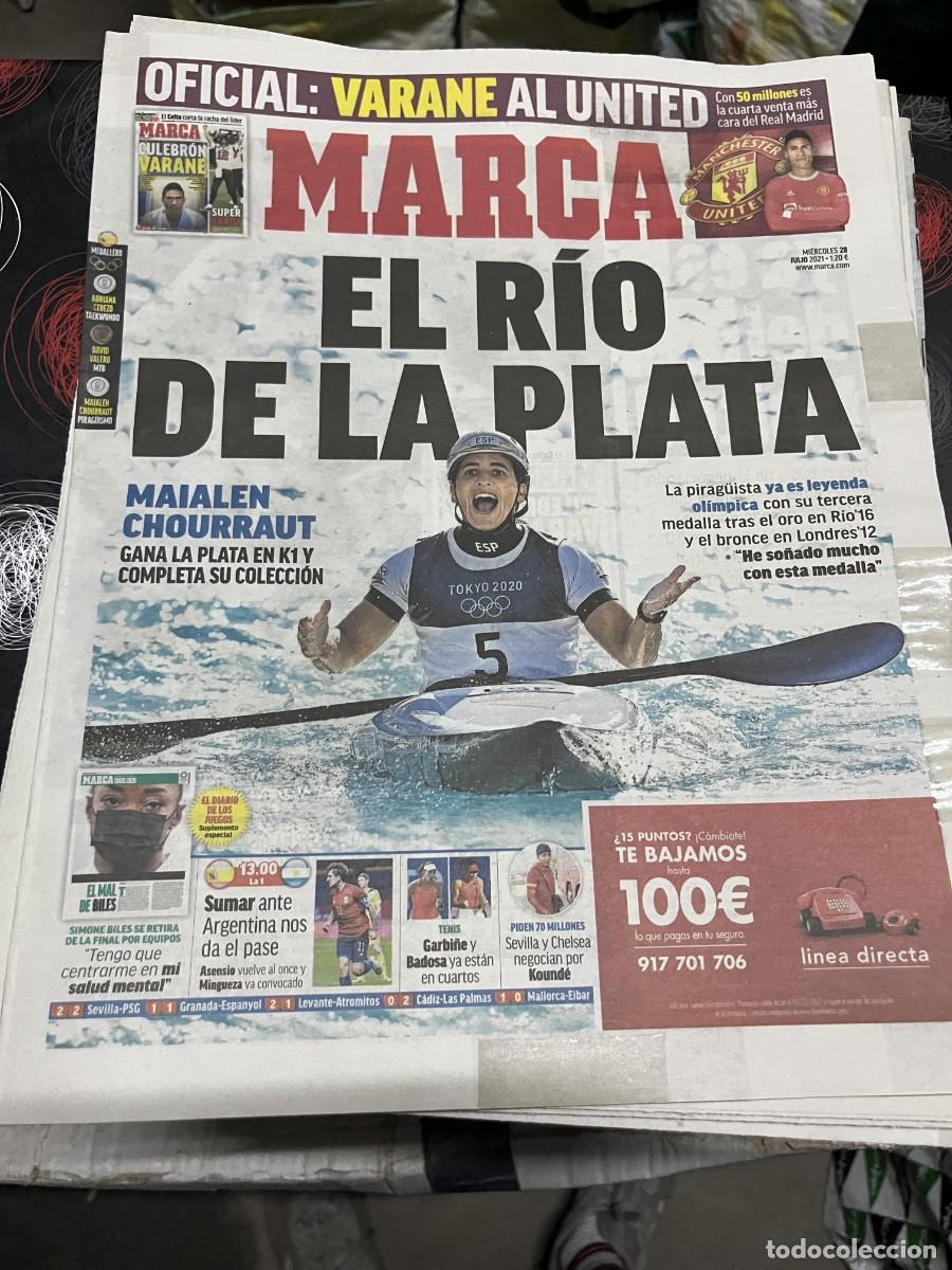 Coleccionismo deportivo: MARCA (28-7-2021) VARANE FICHAJE MANCHESTER UNITED MEDALLA MAIALEN CHOURRAUT