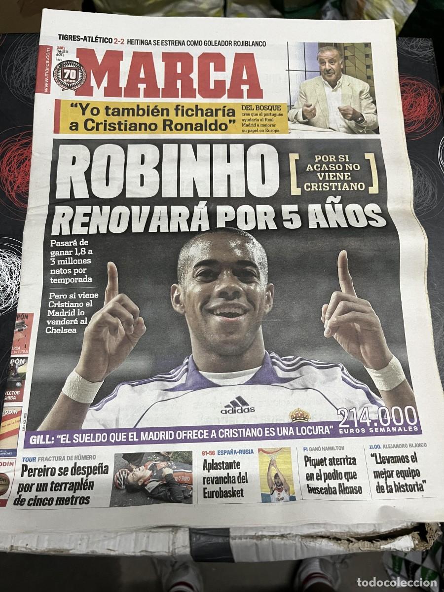 Coleccionismo deportivo: MARCA (21-7-2008) ROBINHO RENOVACION REAL MADRID CRISTIANO RONALDO DEL BOSQUE JESSE OWENS PIQUET