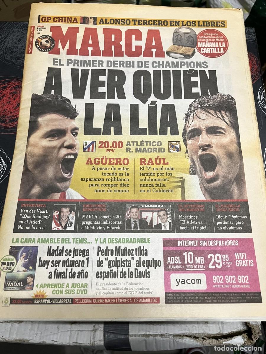 Coleccionismo deportivo: MARCA (18-10-2008) DERBI ATLETICO MADRID REAL MADRID KUN AGUERO RAUL VAN DER VAART