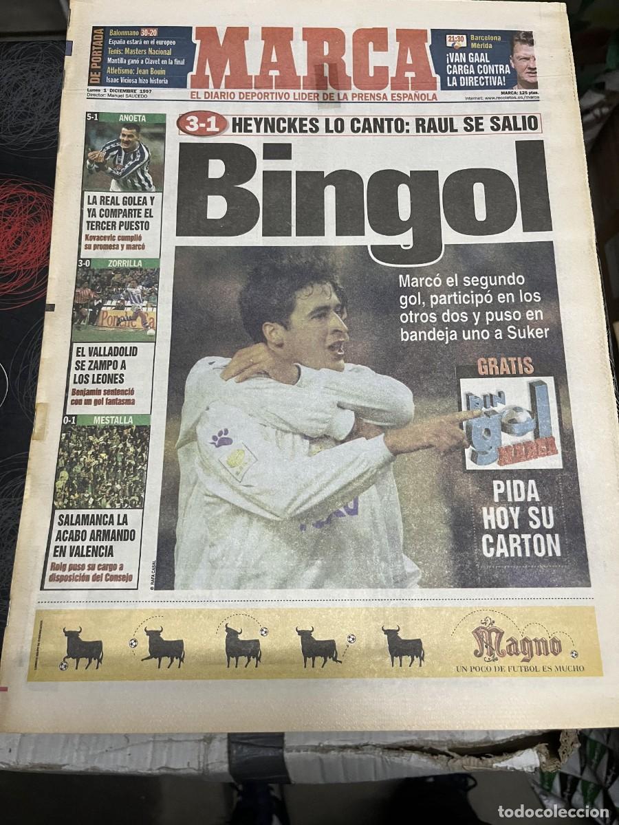 Coleccionismo deportivo: MARCA (1-12-1997) RAUL GONZALEZ REAL MADRID 3-1 CELTA VIGO REAL SOCIEDAD 5-1 COMPOSTELA VAN GAAL