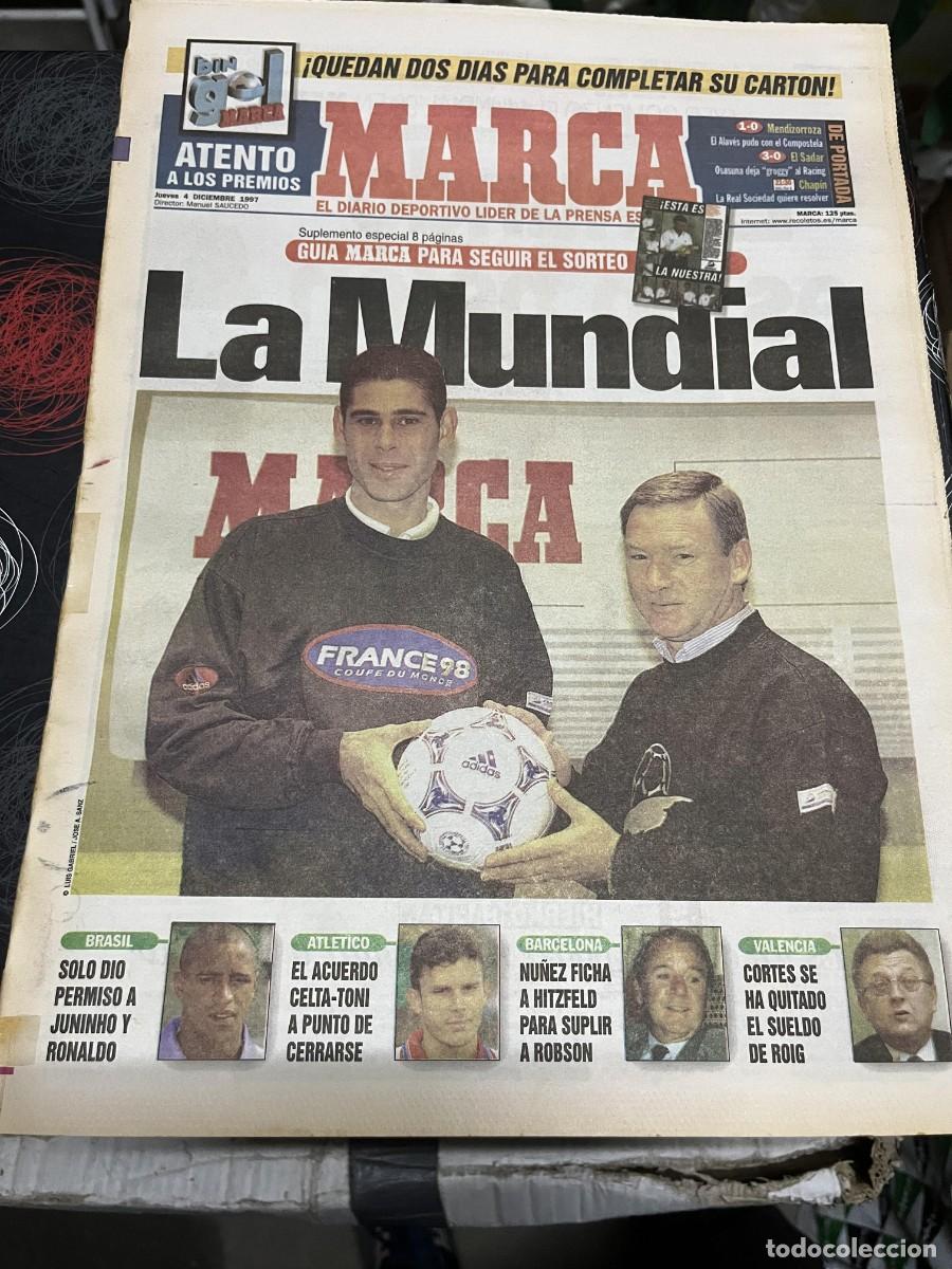 Coleccionismo deportivo: MARCA (4-12-1997)SORTEO MUNDIAL FRANCIA 98 HIERRO JAVIER CLEMENTE BARCELONA REAL MADRID LORENZO SANZ