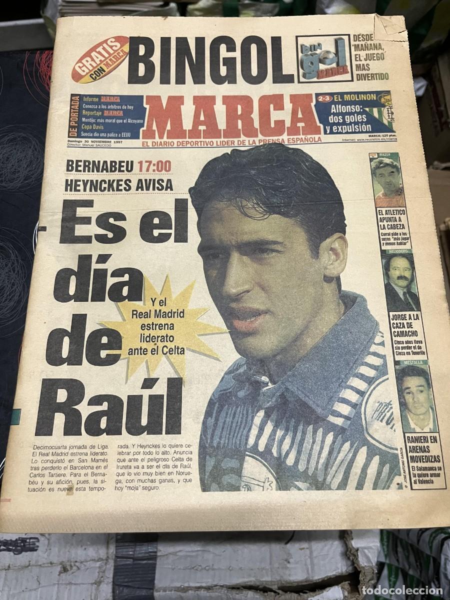 Coleccionismo deportivo: MARCA (30-11-1997) RAUL GONZALEZ HOY REAL MADRID CELTA VIGO SERGUEI BUBKA