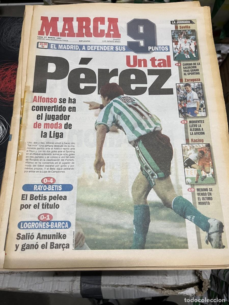 Coleccionismo deportivo: MARCA (17-3-1997) ALFONSO PEREZ RAYO 0-4 BETIS LOGRO&Ntilde;ES 0-1 BARCELONA JORNADA LIGA