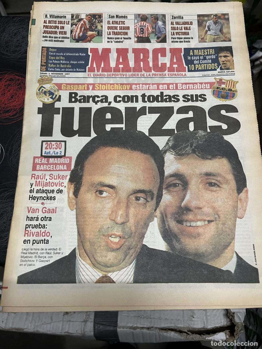 Coleccionismo deportivo: MARCA (1-11-1997) EL CLASICO REAL MADRID BARCELONA GASPART STOICHKOV VIERI ATLETICO MADRID