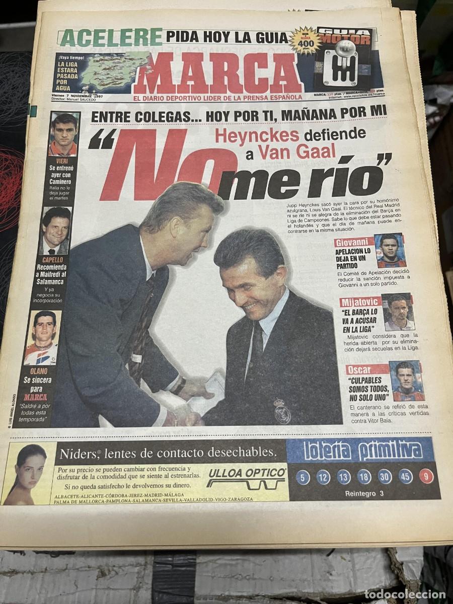 Coleccionismo deportivo: MARCA (7-11-1997) VAN GAAL HEYNCKES REAL MADRID BARCELONA TEMPORADA LIGA SUSPENDIDO BADAJOZ OSASUNA