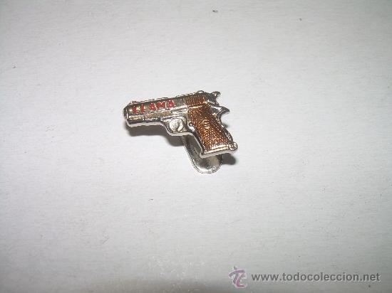 Coleccionismo deportivo: ANTIGUA INSIGNIA.........LLAMA - Foto 1