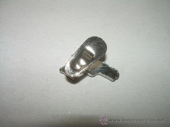 Coleccionismo deportivo: ANTIGUA INSIGNIA.........LLAMA - Foto 2