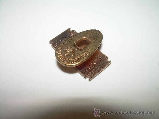 Coleccionismo deportivo: ANTIGUA INSIGNIA ESMALTADA. - Foto 2