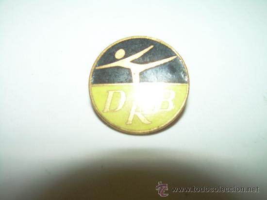 Coleccionismo deportivo: ANTIGUA INSIGNIA ESMALTADA. - Foto 2