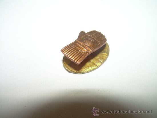 Coleccionismo deportivo: ANTIGUA INSIGNIA. - Foto 1