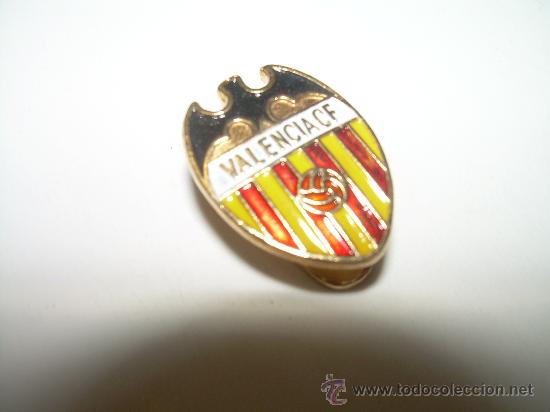 Coleccionismo deportivo: ANTIGUA INSIGNIA. - Foto 1