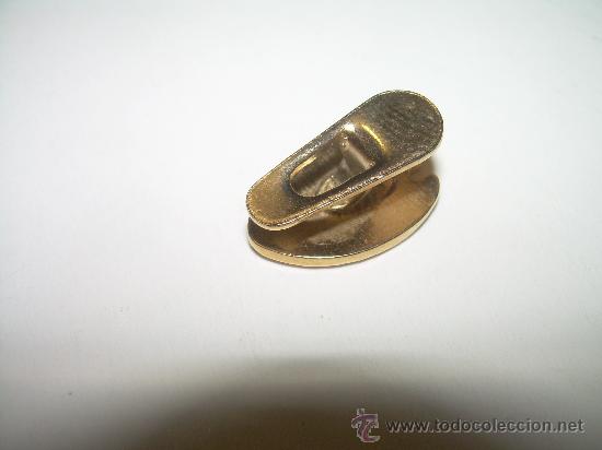 Coleccionismo deportivo: ANTIGUA INSIGNIA. - Foto 2