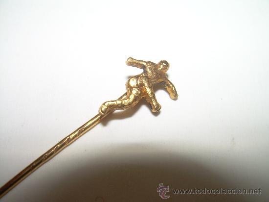 Coleccionismo deportivo: ANTIGUA INSIGNIA. - Foto 1