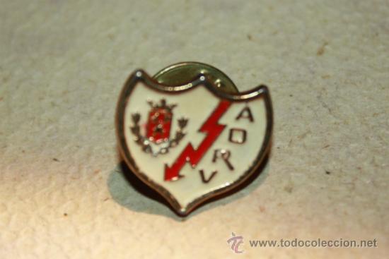 Coleccionismo deportivo: PIN DEL RAYO VALLECANO - Foto 1
