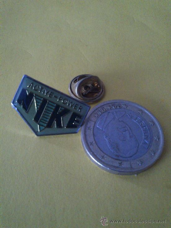 Coleccionismo deportivo: Pin Active Power Nike - Foto 1