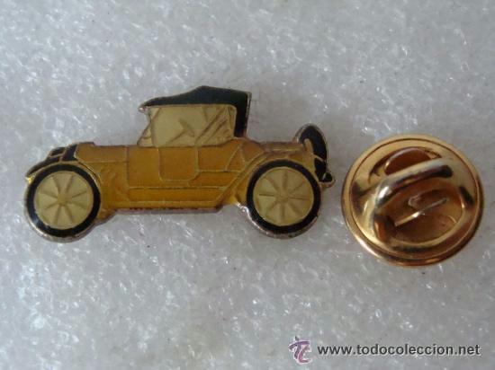Coleccionismo deportivo: PIN - COCHE CLASICO - Foto 1