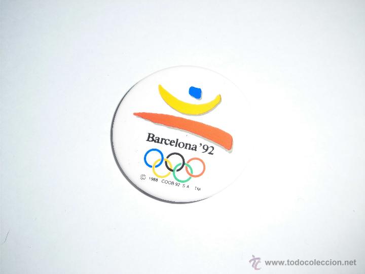 Coleccionismo deportivo: CHAPA DE AHUJA BARCELONA 92 - Foto 1