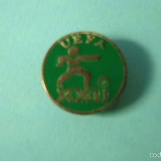 Coleccionismo deportivo: ANTIGUO PIN'S DE LA UEFA DE OJAL PERFECTAMENTE CONSERVADO