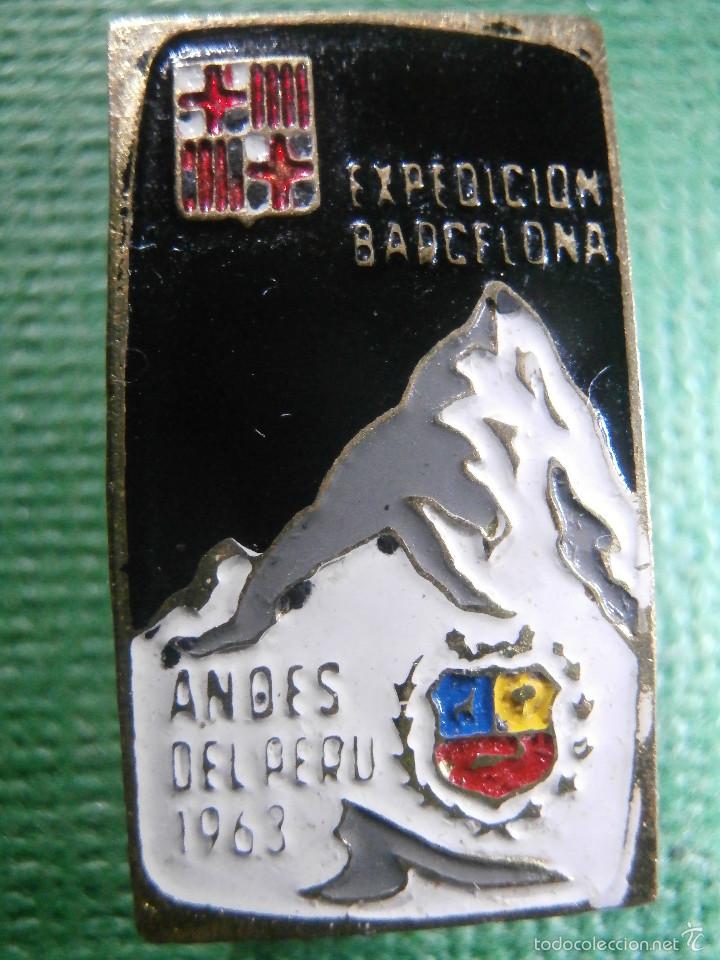Coleccionismo deportivo: Muy antigua Insignia de Ojal - Espedición Barcelona Andes del Perú - 1963 - Montaña - Ski - Aventura - Foto 2 - 57585036