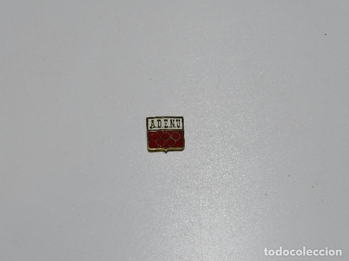 Coleccionismo deportivo: INSIGNIA SOLAPERA - ADENU - Foto 1