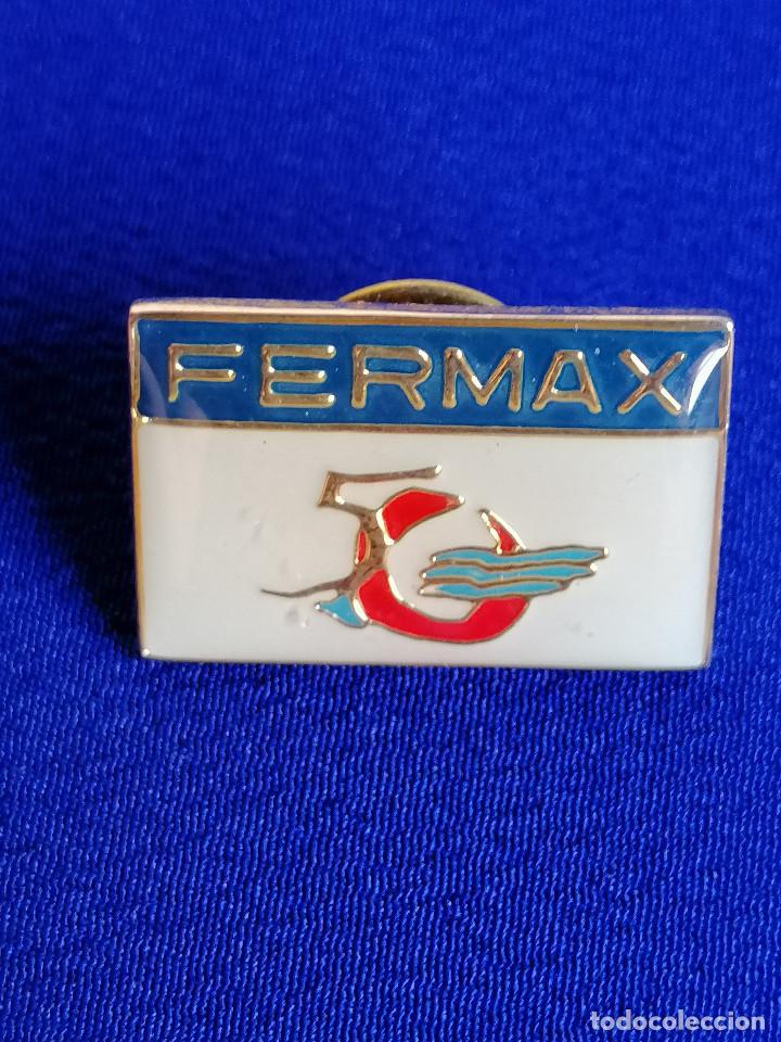 Coleccionismo deportivo: PIN EQUIPO DE REGATAS FERMAX - Foto 1