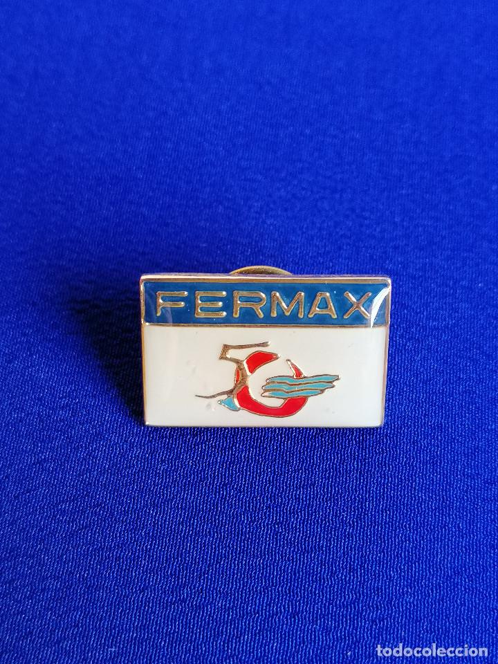 Coleccionismo deportivo: PIN EQUIPO DE REGATAS FERMAX - Foto 2