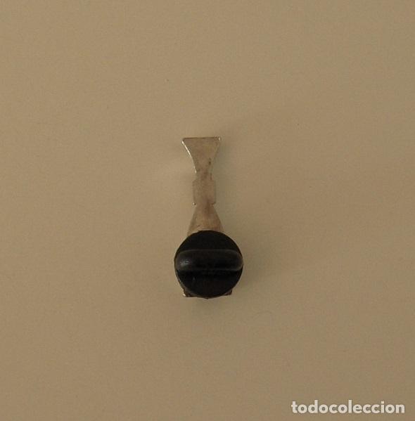 Coleccionismo deportivo: PIN DE COPA TROFEO - Foto 2