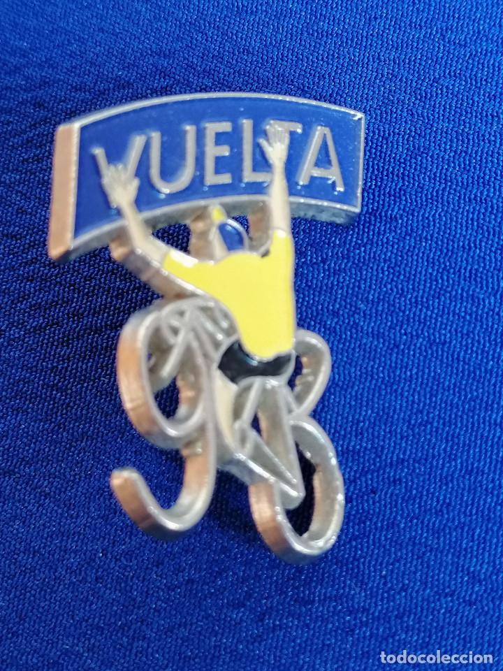 Coleccionismo deportivo: PIN VUELTA CICLISTA 98 - Foto 1