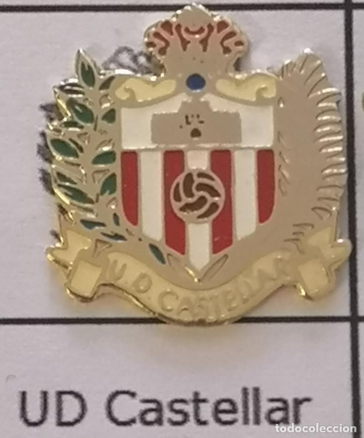 Sports collectibles: PIN FUTBOL - BARCELONA - CASTELLAR DEL VALL&Ecirc;S - UD CASTELLAR