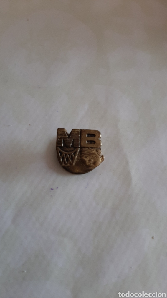 Sammelleidenschaft Sport: MB BALONCESTO PIN INSIGNIA DE SOLAPA ANTIGUA LUGO?