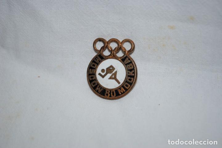 Coleccionismo deportivo: INSIGNIA OLIMPICA , MOSCU , 80 - Foto 1